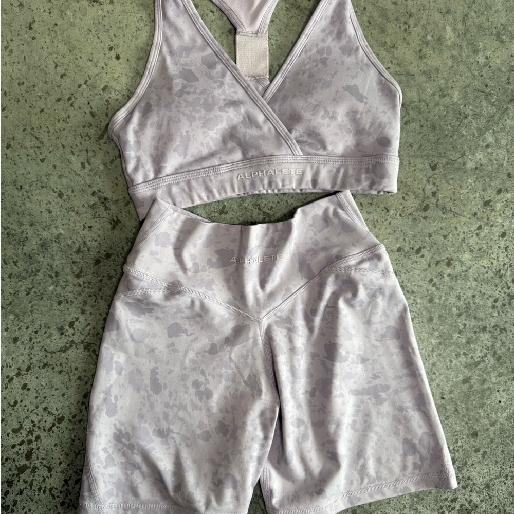 Alphalete Surface Wrap Sports Bra and Shorts Set | Lilac Purple Grey Pebble